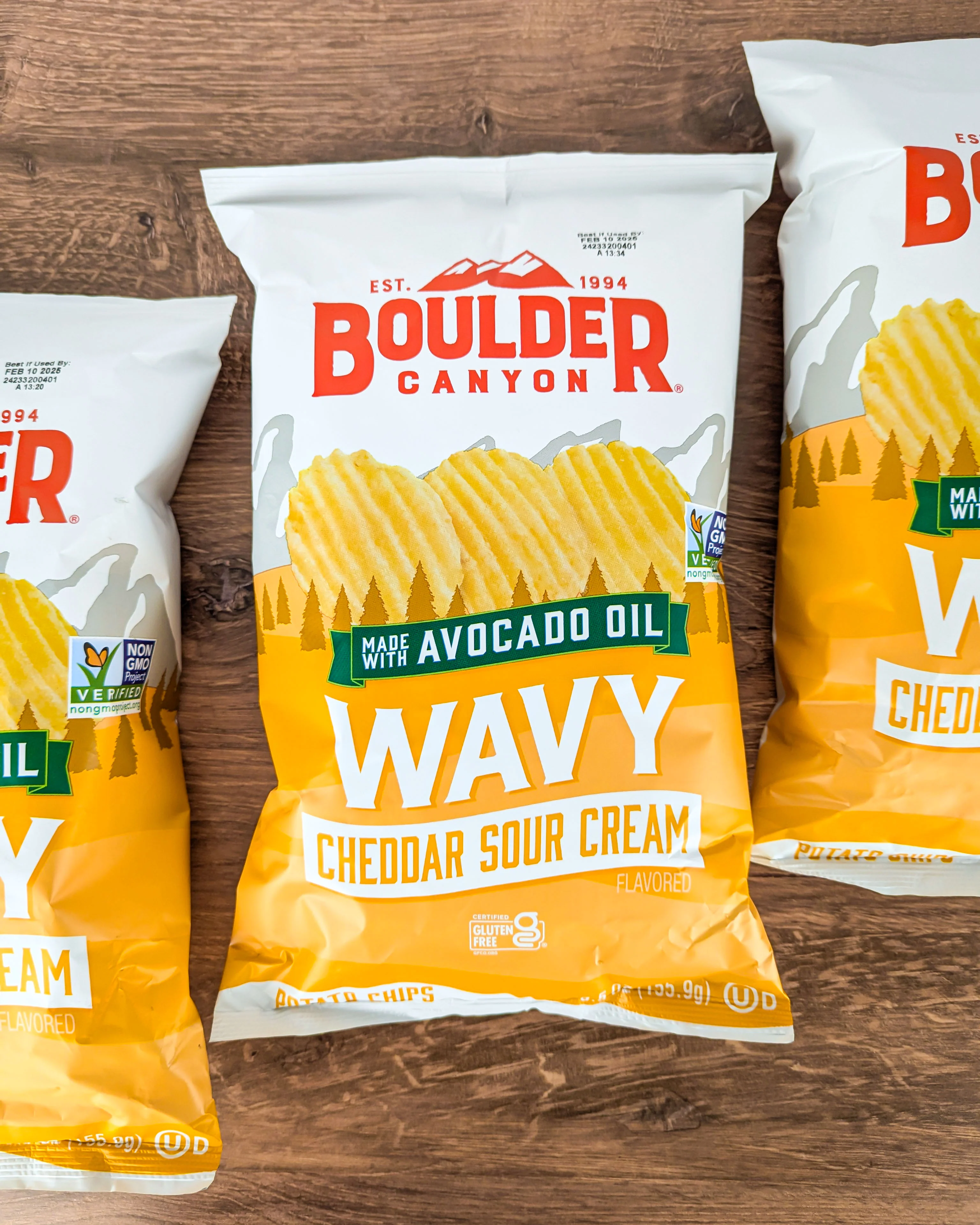 Boulder Canyon Wavy Cheddar Sour Cream Potato Chips 5.5 oz - Image 3